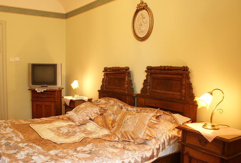 Pensjonat Palacyk Bed & Breakfast วานซุท ภายนอก รูปภาพ